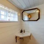 1 Bed In Oc-s30772 * Cowling