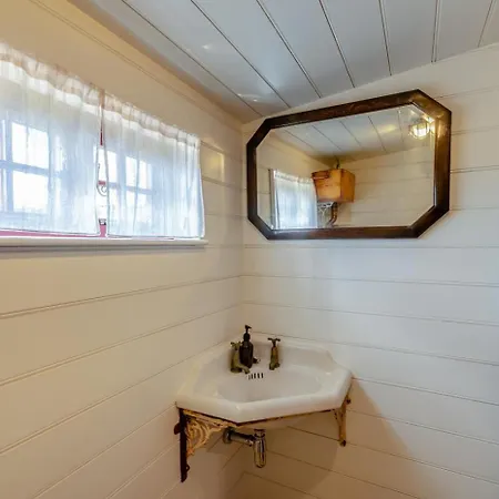 1 Bed In Oc-s30772 * Cowling